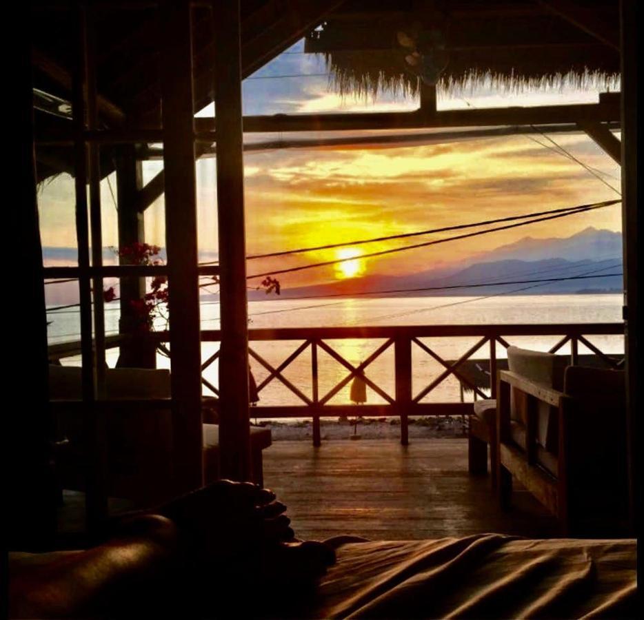 Serenity Luxurious Beachfront Villa & Spa With Private Infinity Pool, 8 Guests Gili Air Buitenkant foto