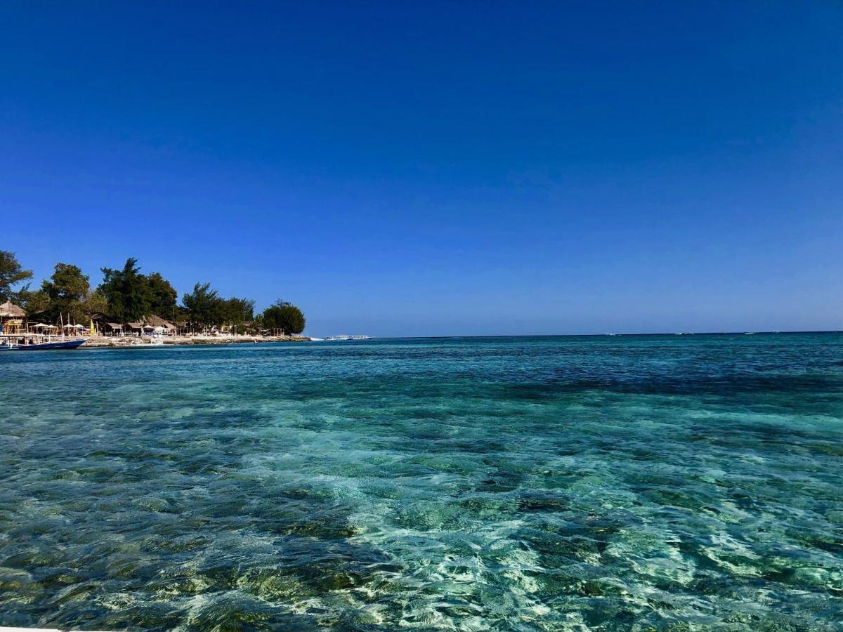 Serenity Luxurious Beachfront Villa & Spa With Private Infinity Pool, 8 Guests Gili Air Buitenkant foto